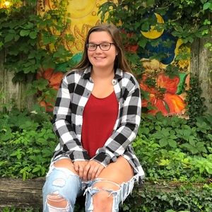 Meet your Posher, Leda